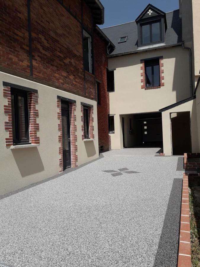 Charmes En Ville Le Charme Atypique Montluçon Exterior foto